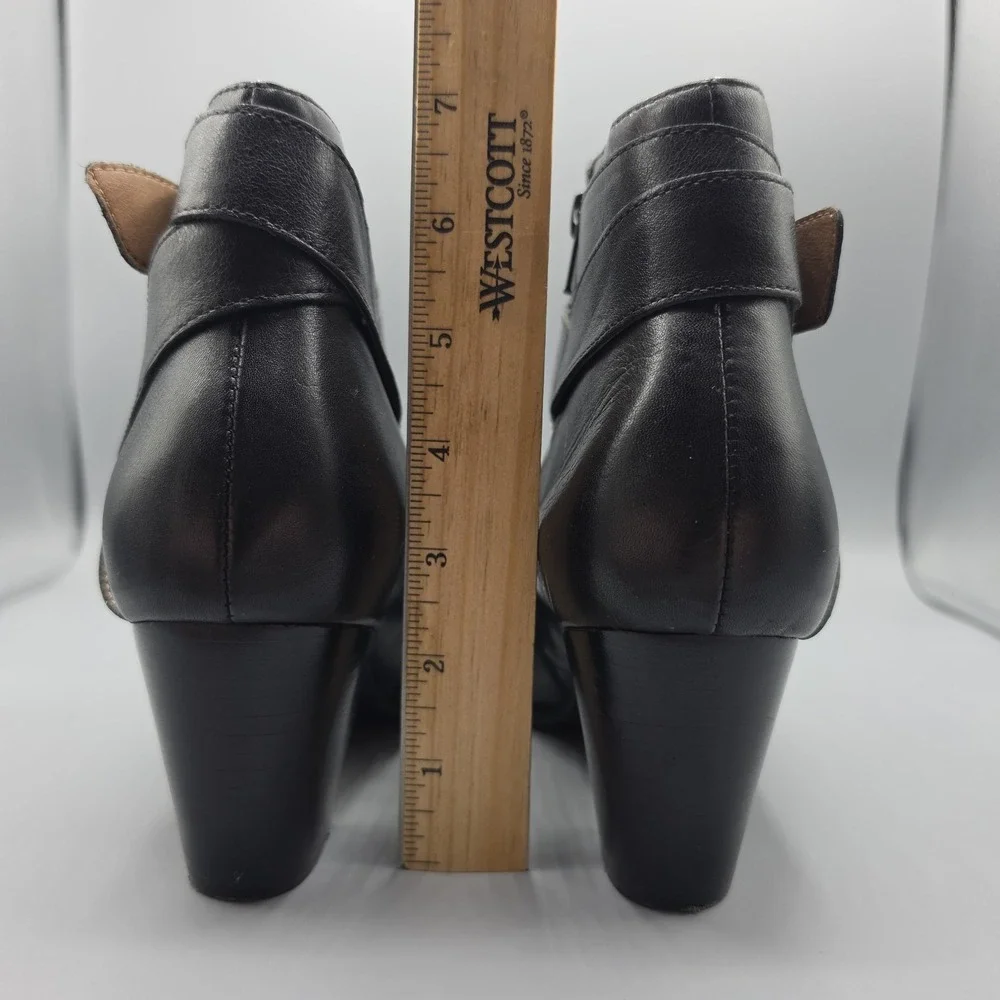 Vionic Trinity  Booties Womens 10 Black Leather Classic Buckle Strap Zip Comfort